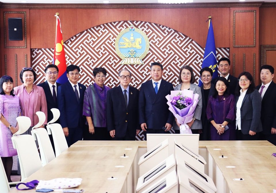 ᠡᠷᢈᠢᠮᠰᠦᢉ ᢉᠦᠩᠵᠦ ᠮᠠᠬ᠎ᠠ ᠴᠠᠻᠷᠢᠭ ᠤ᠋ᠨ ᠨᠡᠷᠡᠮᠵᠢᠲᠦ ᠱᠠᠩᠨᠠᠯ ᠮᠣᠩᠭᠣᠯ ᠪᠠᠭᠰᠢ ᠳ᠋ᠤ ᠠᠩᠬ᠎ᠠ ᠤᠳᠠᠭ᠎ᠠ ᠣᠯᠭᠤᠭᠳᠠᠨ᠎ᠠ