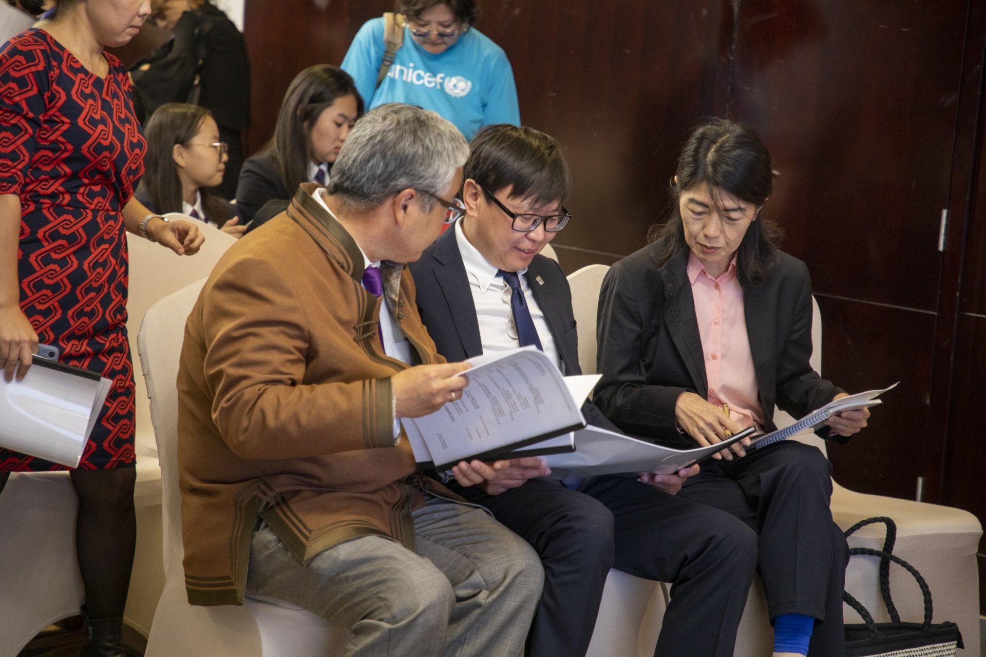 ᠲᠣᠭᠲᠠᠪᠤᠷᠢ ᠲᠠᠢ ᢈᠥᢉᠵᠢᠯ ᠦ᠋ᠨ ᠵᠣᠷᠢᠯᠲᠠ ᠔᠆ ᠶ᠋ᠢᠨ ᢈᠡᠷᠡᢉᠵᠢᠯᠲᠡ ᠶ᠋ᠢ ᢈᠡᠯᠡᠯᠴᠡᠵᠦ᠂ ᠴᠢᠨᠠᠭᠰᠢᠳᠠ ᠠᠩᠬᠠᠷᠬᠤ ᠠᠰᠠᠭᠤᠳᠠᠯ ᠤ᠋ᠳ ᠢ᠋ ᠲᠣᠳᠤᠷᠬᠠᠶᠢᠯᠠᠪᠠ