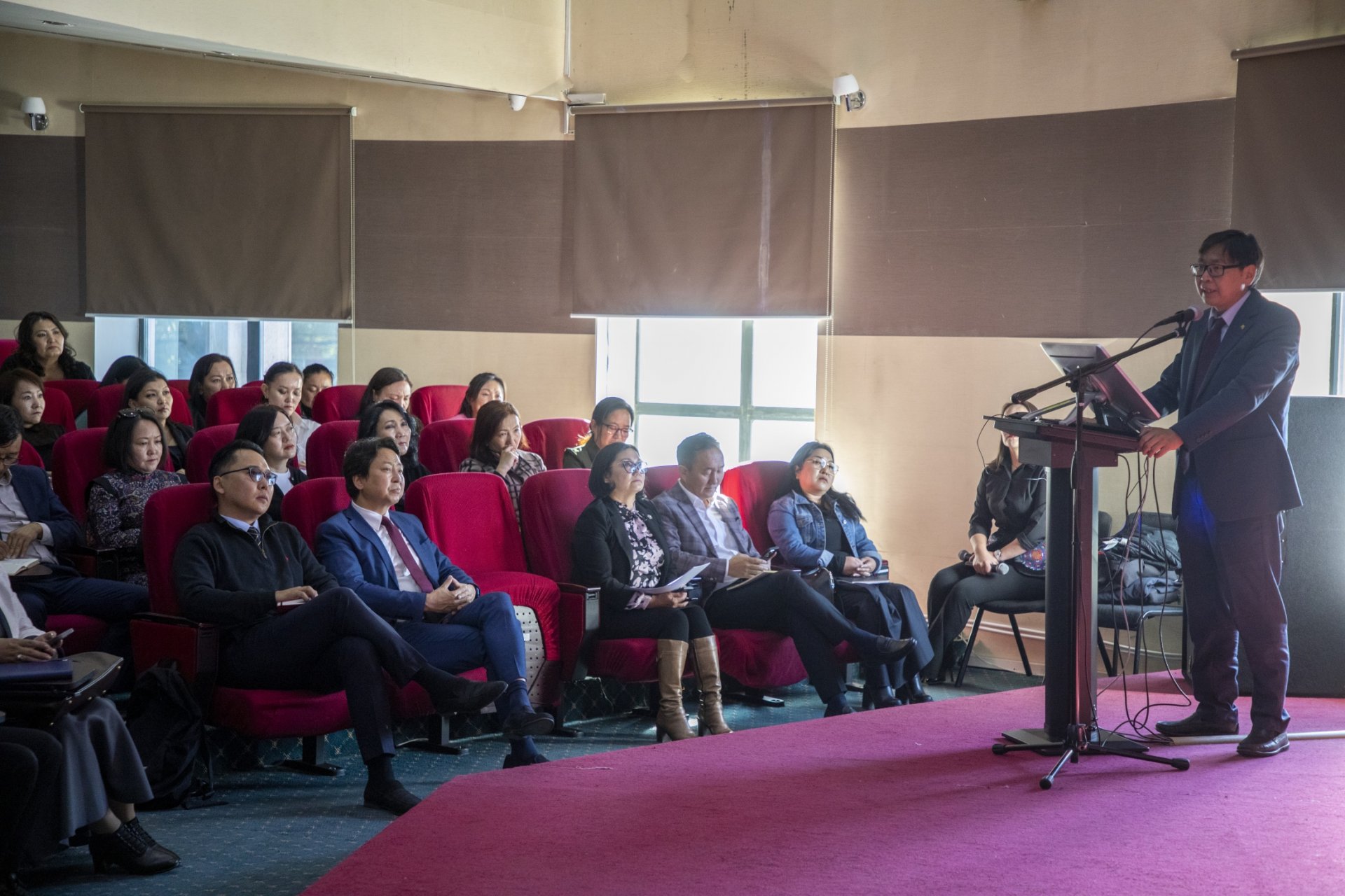 ᠴᠡᠴᠡᠷᠯᠢᢉ ᠦ᠋ᠨ ᠪᠠᠭᠰᠢ ᠨᠠᠷ ᠤ᠋ᠨ ᢉᠦᠢᠴᠡᠳᢈᠡᠯ ᠦ᠋ᠨ ᠦᠨᠡᠯᠡᢉᠡᠨ ᠦ᠋ ᠤᠷᠮᠠᠰᠢᠭᠤᠯᠤᠯ ᠤ᠋ᠨ ᠲᠣᠭᠲᠠᠯᠴᠠᠭᠠᠨ ᠳ᠋ᠤ ᠥᢉᠡᠷᠡᠴᠢᠯᠡᠯᠲᠡ ᠣᠷᠤᠭᠤᠯᠤᠨ᠎ᠠ