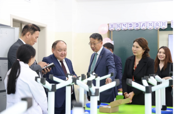 ᠮᠣᠩᠭᠣᠯ ᠣᠯᠣᠰ ᠤ᠋ᠨ ᠠᠩᠬᠠᠨ ᠤ᠋ ᠲᠥᠷᠣ ᠂ ᠬᠣᠪᠢ ᠢ᠋ᠢᠨ ᢈᠡᠪᠰᠢᠯ ᠤ᠋ᠨ ᠲᠥᠷᠣᠯᠵᠢᢈᠰᠡᠨ ᠠᠬᠠᠯᠠᠬᠣ ᠰᠣᠷᠭᠠᠭᠣᠯᠢ ᠥᠢᠯᠠ ᠠᠵᠢᠯᠯᠠᠭ᠋ ᠠ᠋ ᠪᠡᠨ ᠡᢈᠢᠯᠡᢈᠥᠯᠣᠯ ᠠ᠋