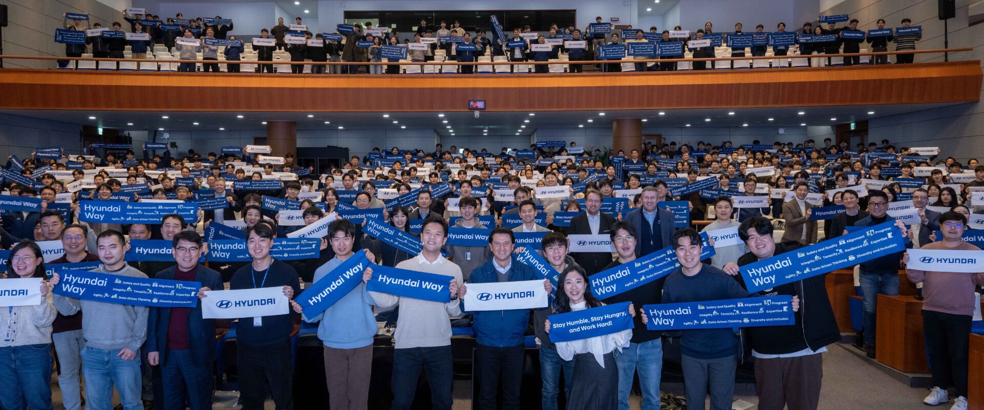 Hyundai Motor Company President and CEO José Muñoz Holds Town Hall with Employees at Namyang R&D Center, Underscoring Commitment to Quality and Customer Service