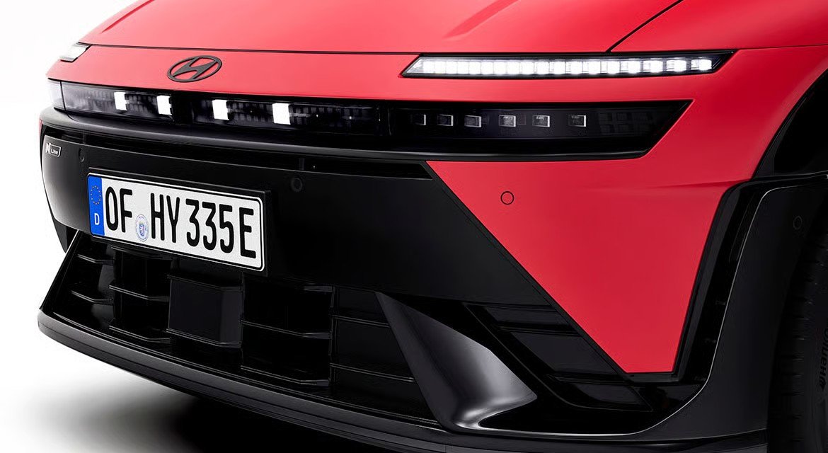 Hyundai Motor Introduces IONIQ 3: Aero Hatch Elevates EV Technology for Simple, Spacious and Intuitive Mobility