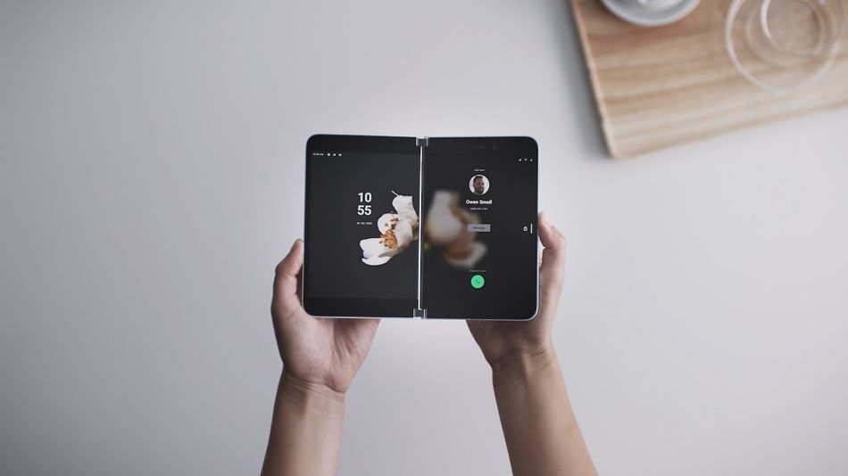 Майкрософт компани гар утасны бизнест эргэн ирлээ