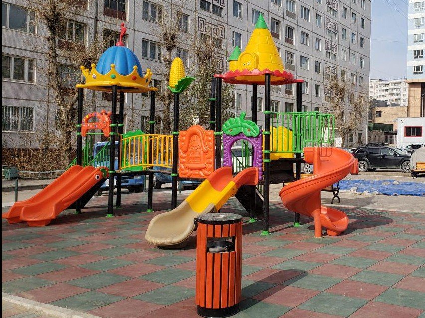  2022 онд 2,453 хүүхэд тоглоомын талбайд тоглох үедээ гэмтсэн.