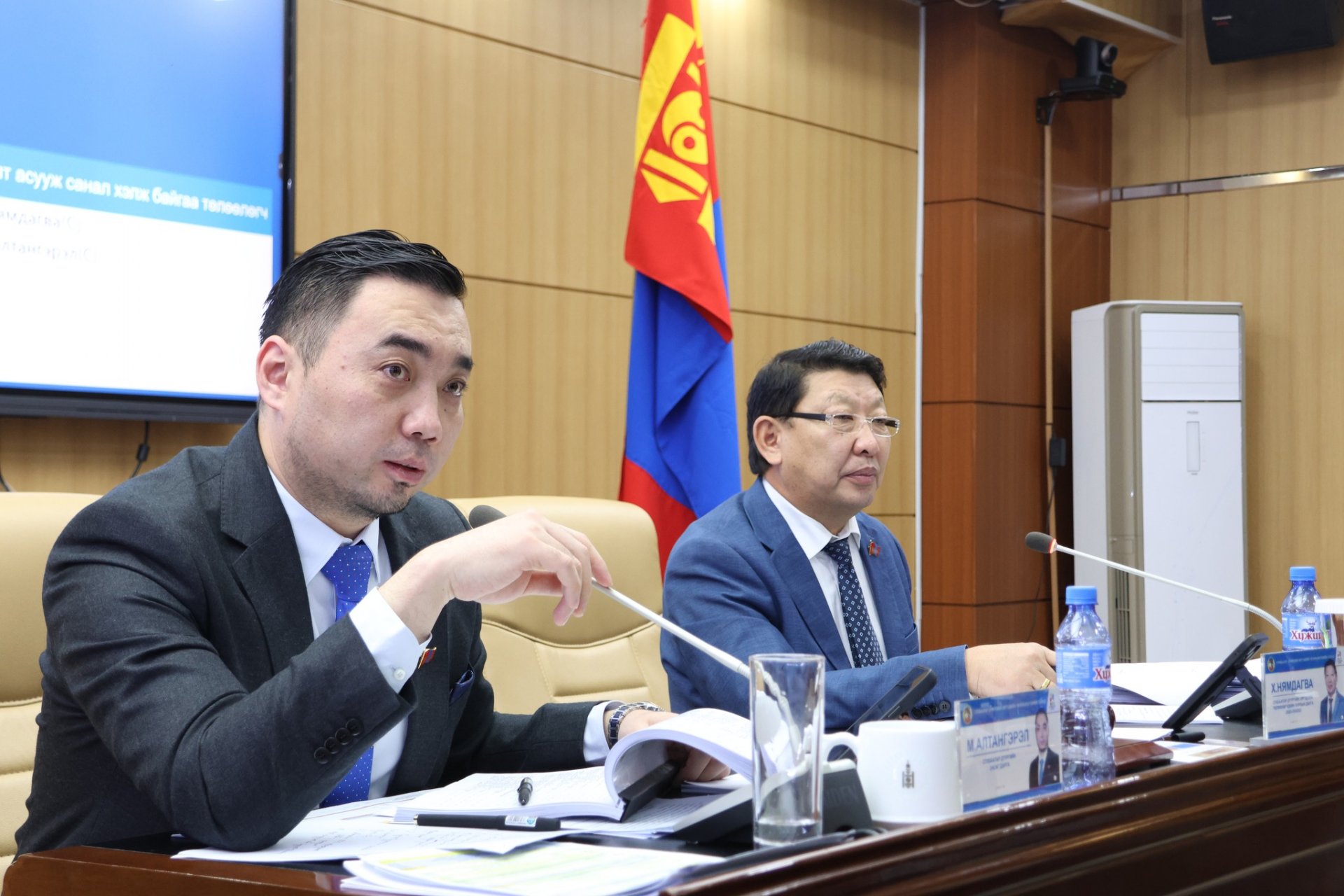 Сүхбаатар дүүргийн ИТХ-ын хуралдаан боллоо