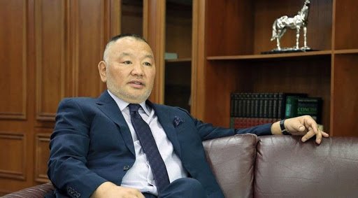 Бүлэглэл чинь сүрэглэл болчихлоо, толгойлогч оо...