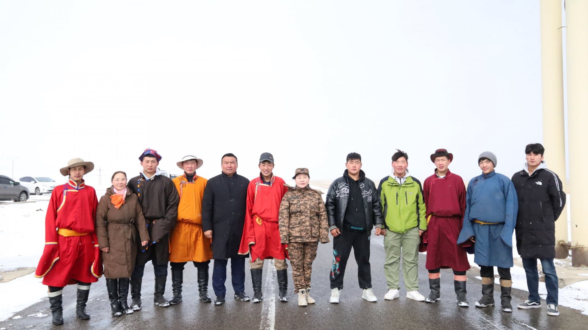 Залуучууд цэргийн албанд мордлоо! 