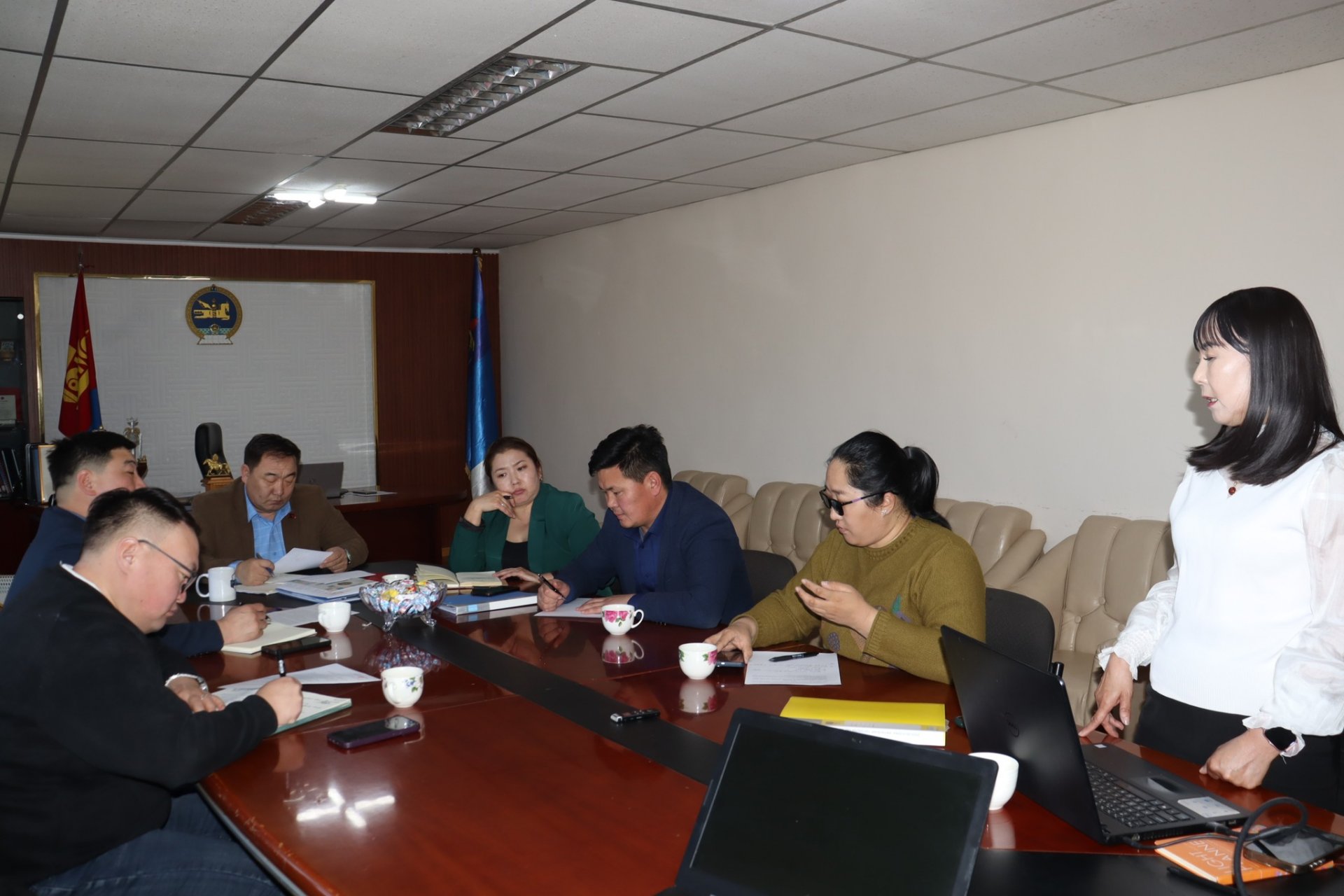 ИТХ-ын зөвлөлийн хуралдаан боллоо. Хуралдаанаар дараах асуудлуудыг хэлэлцлээ. 