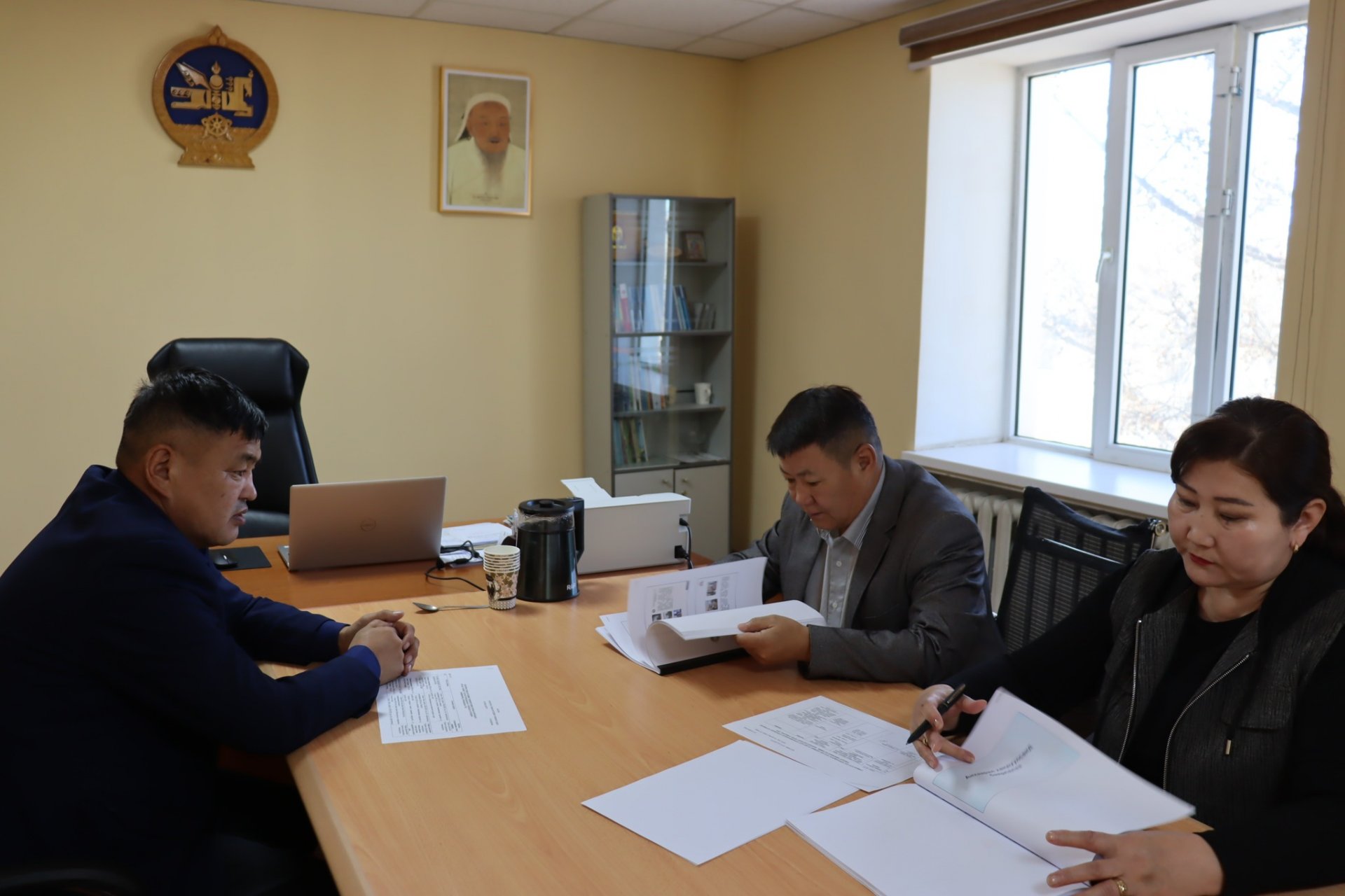 Төсөв, эдийн засаг, бодлого зохицуулалтын хороо болон Хүнс, хөдөө аж ахуй, байгаль орчны зохицуулалтын хороод ажиллалаа. 