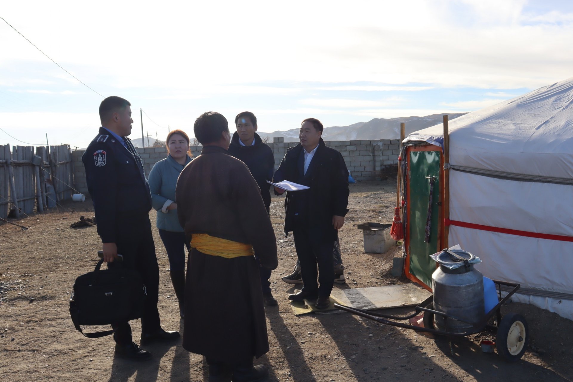 ИТХ-ын Зөвлөлийн гишүүд түр саатуулах байранд саатуулагдсан тээврийн хэрэгсэл болон ажлын байрны нөхцөл байдалтай танилцлаа.