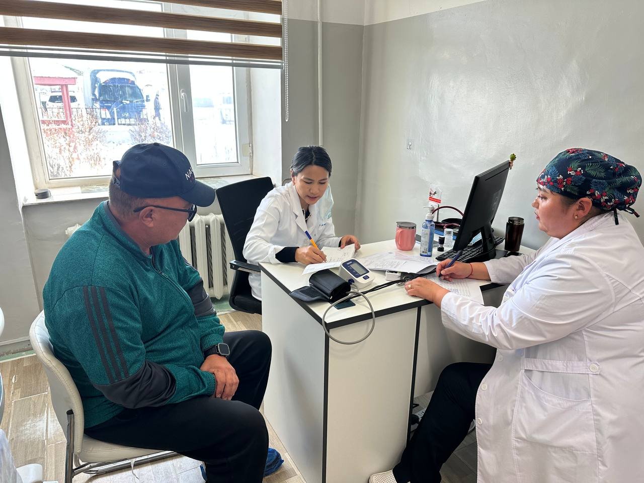 Урьдчилан сэргийлэх эрт илрүүлэх үзлэг, шинжилгээ, оношлогоо Жавхлант,Дулаанхаан тосгоны ЭМТ-үүд 2025.11.12-13 өдрүүдэд зохион байгууллаа.