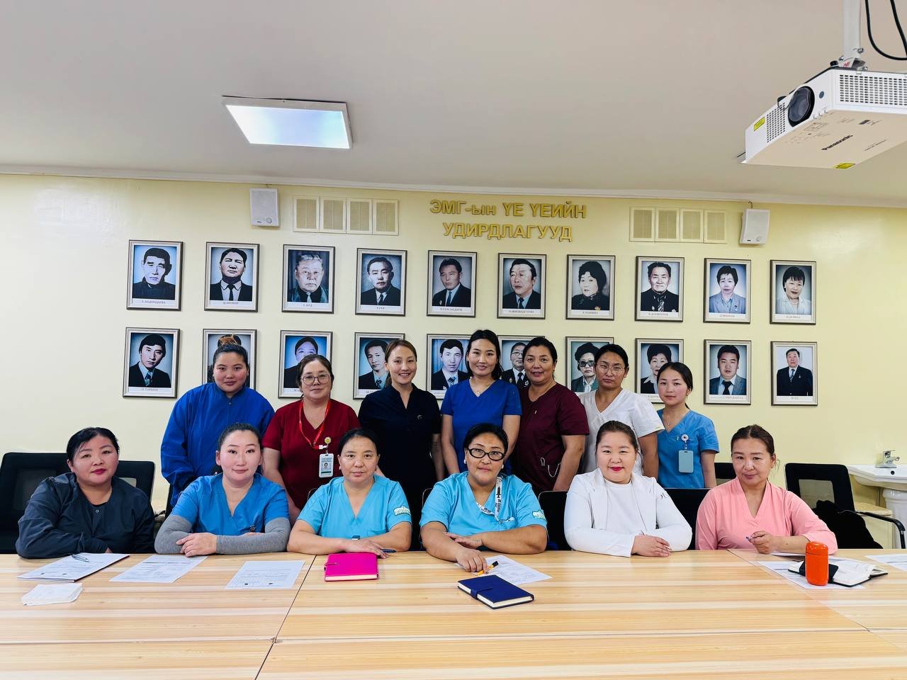Аймгийн нэгдсэн эмнэлгийн Шинэ сувилагч, эмнэлгийн тусгай мэргэжилтэн нарт Эрүүл мэндийн газрын сургагч багш мэргэжил арга зүйн зөвлөгөө өгч ажиллалаа. 
