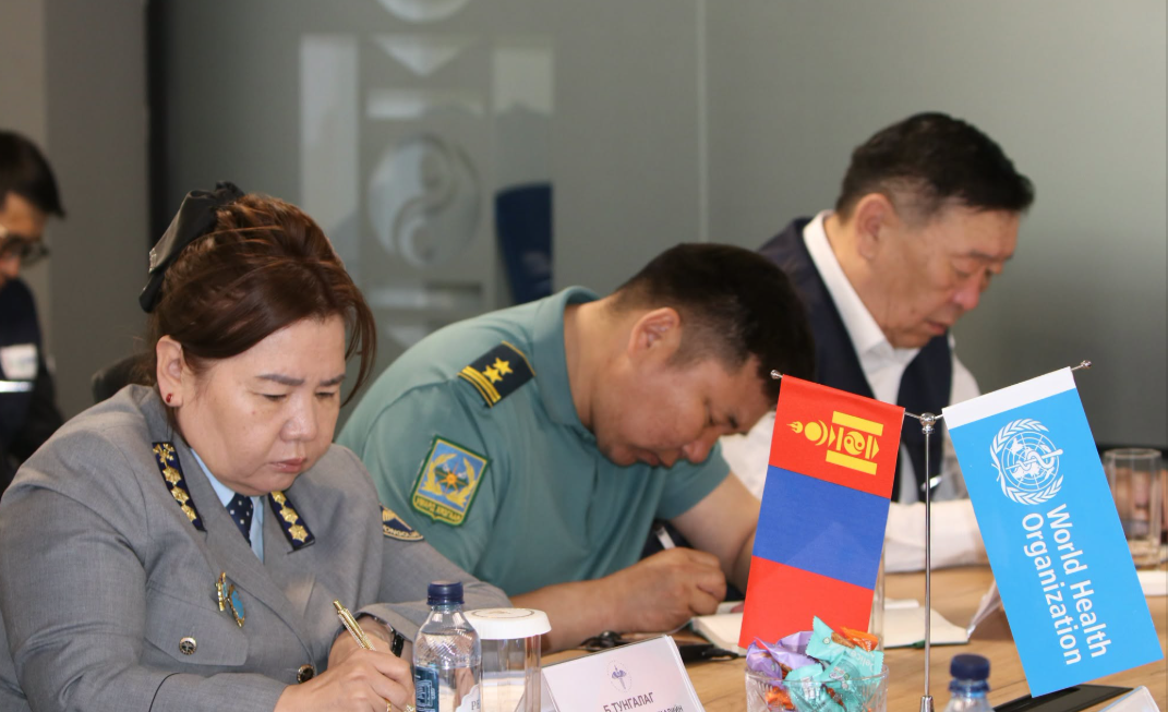 ДЭМБ-ЫН НОМХОН ДАЛАЙН БАРУУН БҮСИЙН ЗАХИРАЛ АЛТАНБУЛАГ БООМТЫН ҮЙЛ АЖИЛЛАГААТАЙ ТАНИЛЦЛАА.