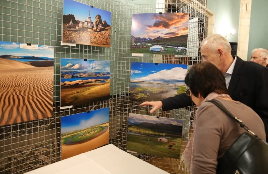 “One Day in Mongolia” photo exhibition launches in Poland