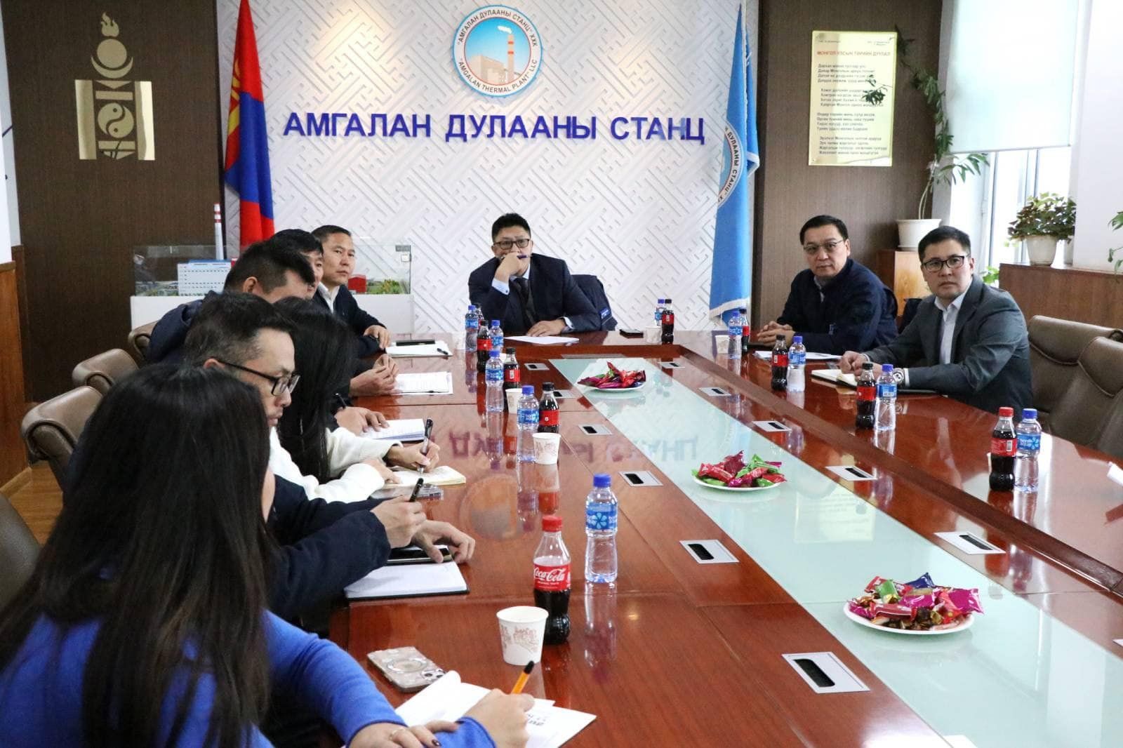 ᠠᠮᠤᠭᠤᠯᠠᠩ ᠤ᠋ᠨ ᠳᠤᠯᠠᠭᠠᠨ ᠤ᠋ ᠰᠲ᠋ᠠᠨ᠋ᠼ ᠶ᠋ᠢᠨ ᠥᠷᢉᠡᠳᢉᠡᠯ ᠢ᠋ ᠲᠥᠯᠦᠪᠯᠡᢉᠰᠡᠨ ᠬᠤᠭᠤᠴᠠᠭᠠᠨ ᠠ᠋ᠴᠠ ᠨᠢ ᠳᠣᠯᠤᠭᠠᠨ ᠰᠠᠷ᠎ᠠ ᠶ᠋ᠢᠨ ᠡᠮᠦᠨ᠎ᠡ ᠠᠰᠢᠭᠯᠠᠯᠲᠠ ᠳ᠋ᠤ ᠣᠷᠤᠭᠤᠯᠤᠨ᠎ᠠ