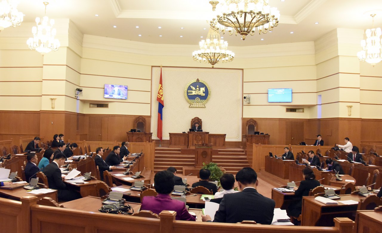 Үндсэн хууль батлалцсан ахмадуудад 150 мянган төгрөг олгохыг дэмжлээ