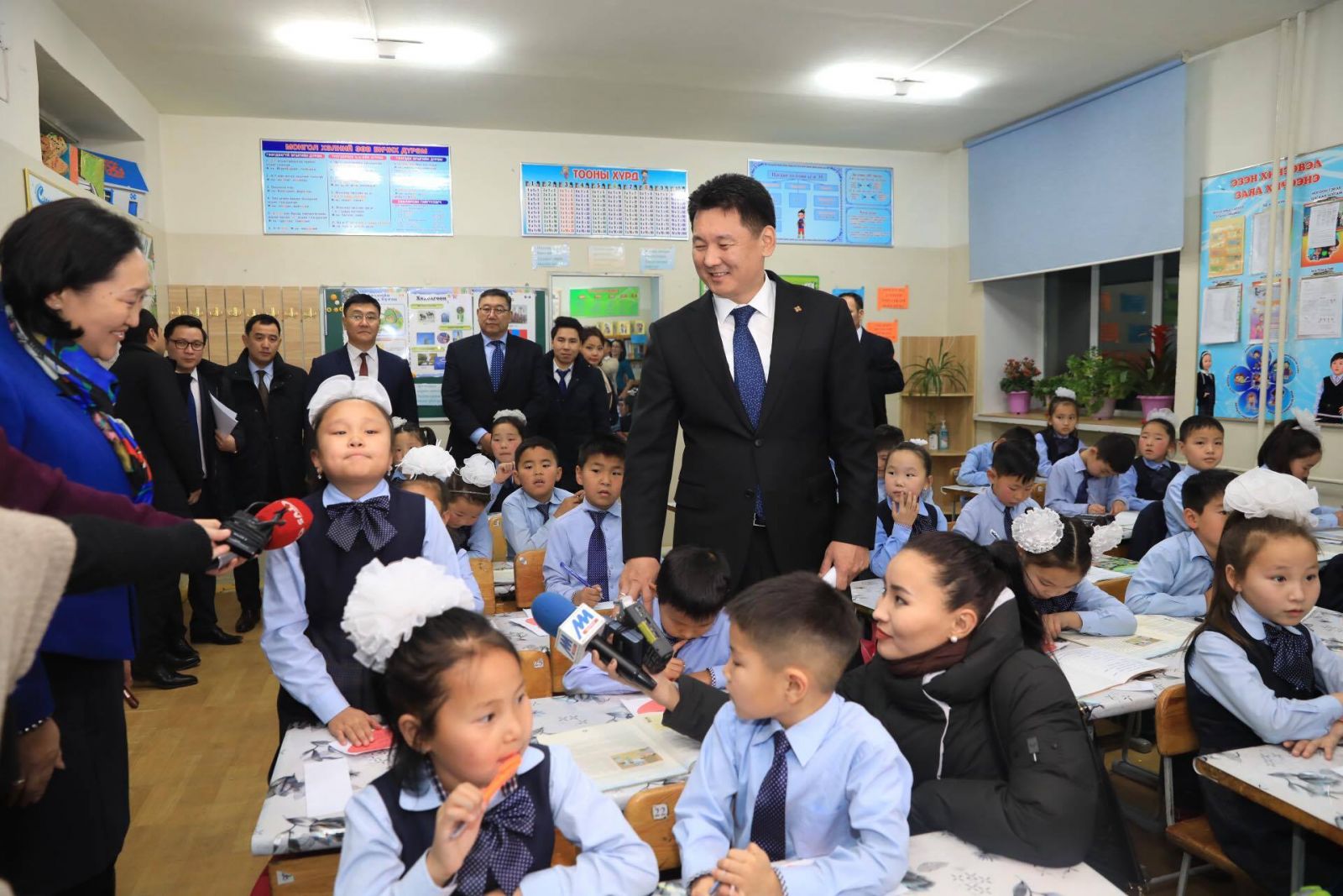 Багш, сурагчдад тулгамдсан асуудлыг шийдэхийг үүрэг болгов