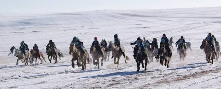 Сар шинийн өмнө Хөвсгөлд унаач хүүхэд амь насаа алджээ