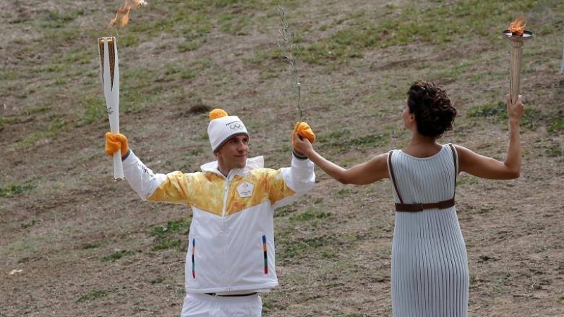 Олимпийн галт бамбар Солонгост ирлээ