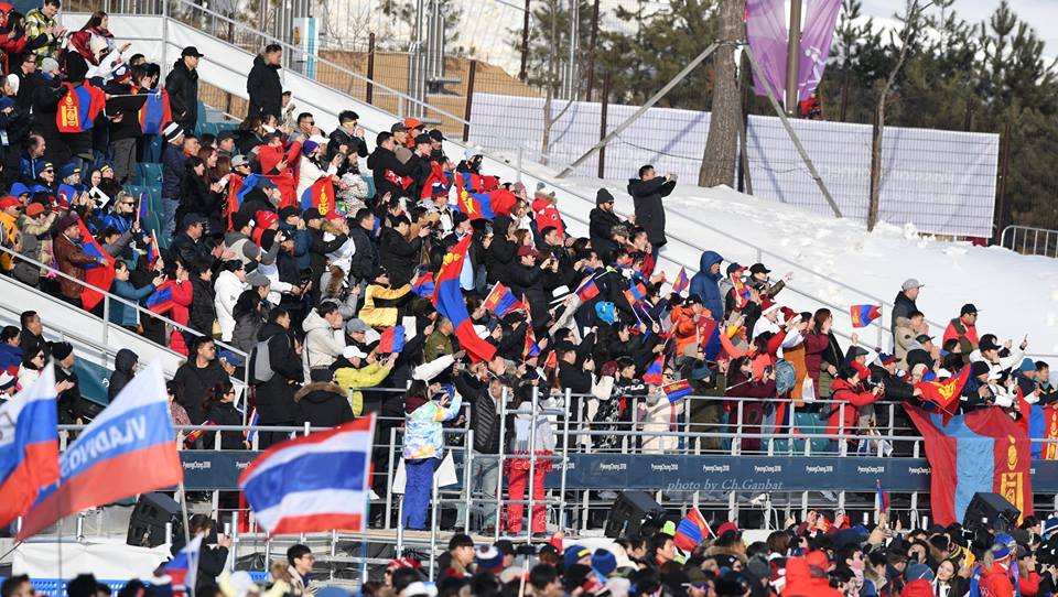 Монголын 600 орчим хөгжөөн дэмжигч тамирчдаа дэмжжээ