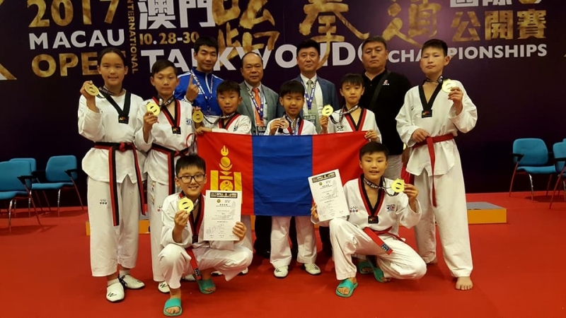 Манай тамирчид Макаогоос 14 медальтай ирлээ