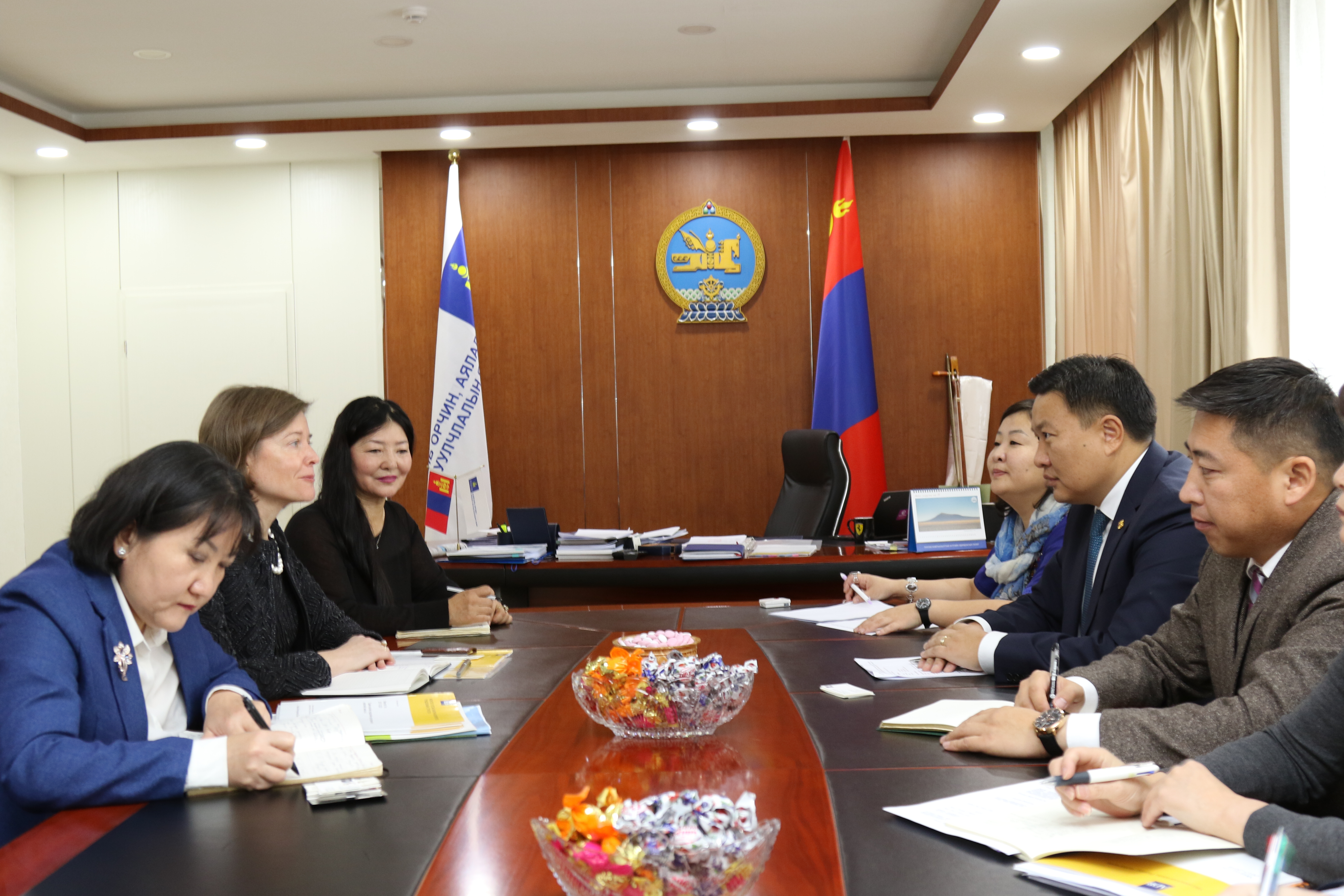 БОАЖ-ЫН САЙД Н.ЦЭРЭНБАТ АХБ-НЫ МОНГОЛ ДАХЬ СУУРИН ТӨЛӨӨЛӨГЧИЙГ ХҮЛЭЭН АВЧ УУЛЗЛАА