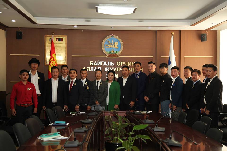 Түймрийн голомтод  ажилласан залууст “Идэвхтэн байгаль хамгаалагч” цол олголоо