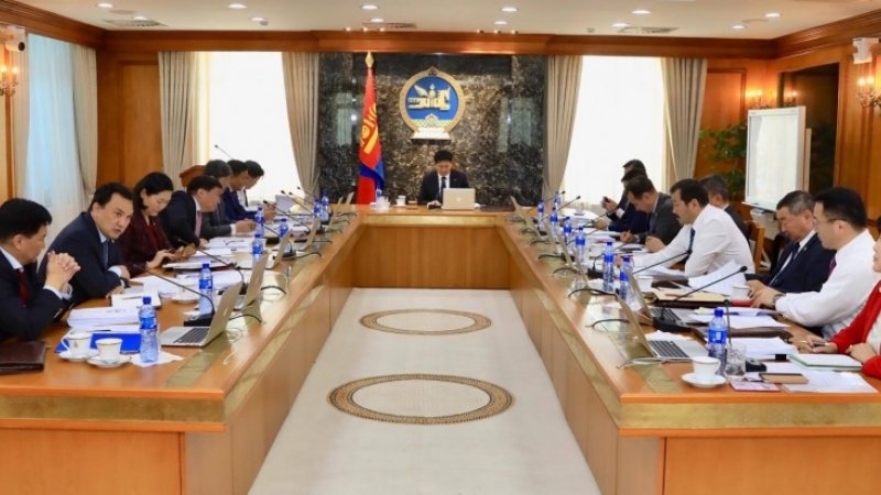 Засгийн газар ээлжит бусаар хуралдаж байна