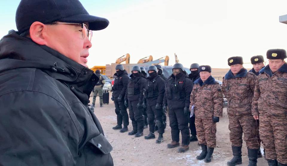 Засгийн газраас тусгай ажиллагаа явуулж, Салхитын мөнгөний ордыг улсын мэдэлд авжээ