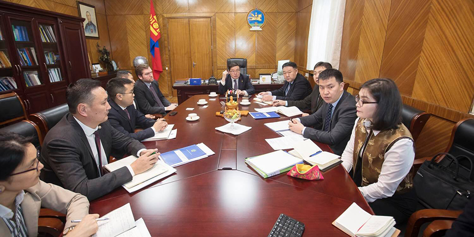 Налайхын бичил уурхайнуудыг хаах эсэхийг иргэдээр нь шийдүүлнэ