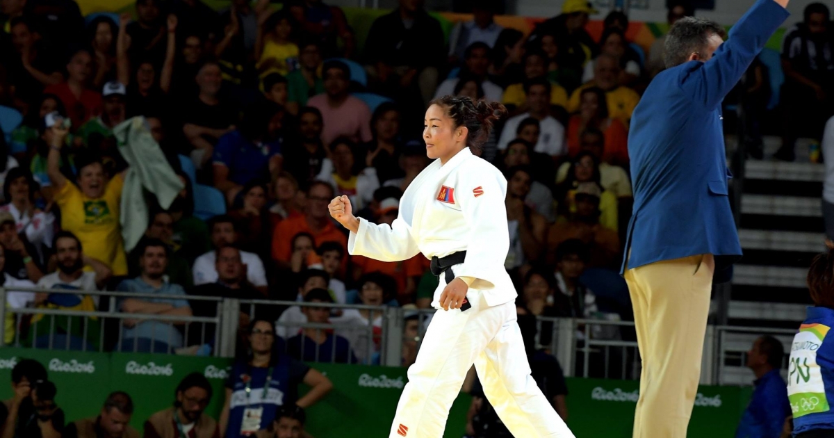 Гавьяат тамирчин Д.Сумъяа Хөдөлмөрийн баатар цол хүртэнэ