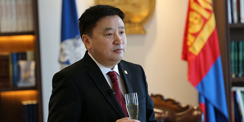 Нийслэлийн Засаг дарга бөгөөд Улаанбаатар хотын захирагч С.Батболдын мэндчилгээ