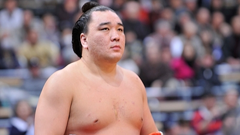 Харүмафүжи: Таканоива дүүдээ хандаж хэлэхэд “Сүмо бөхийн хүндлэл гэж юу байдгийг ухамсарлаж яваарай”