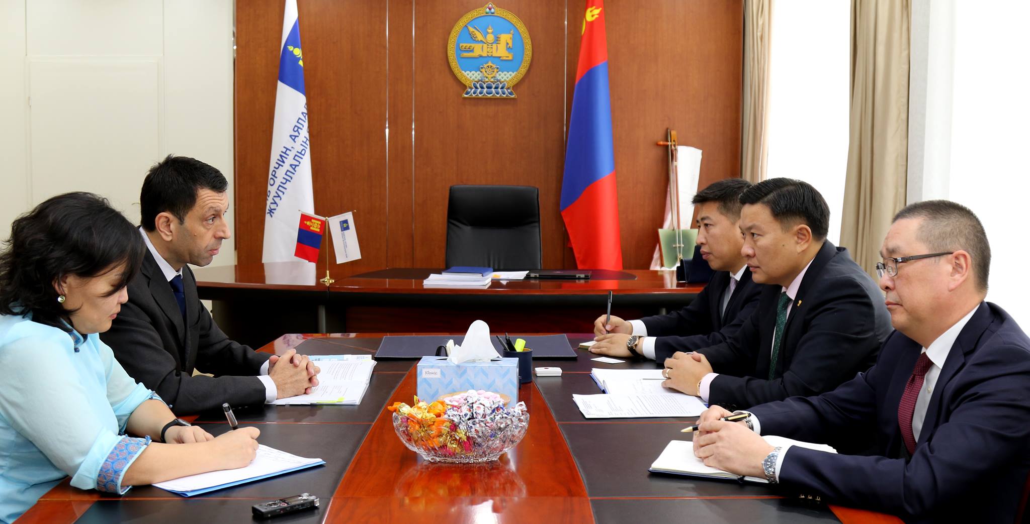 БОАЖ-ЫН САЙД Н.ЦЭРЭНБАТ НҮБ-ЫН АНДНЭЗК-ЫН ДЭД ЗАХИРАЛ КАВЕХ ЗАХЕДИГ ХҮЛЭЭН АВЧ УУЛЗЛАА