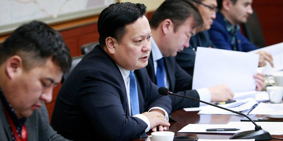 Зам тээврийн салбарт 2018-2020 онд хийж хэрэгжүүлэх төсөл хөтөлбөрүүдээ хэлэлцлээ