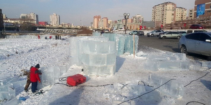 Мөсөн хотхон байгуулах ажил явагдаж байна