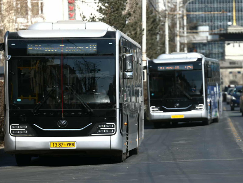Төв цэнгэлдэх хүрээлэн, Хүй долоон худаг руу үнэ төлбөргүй автобус явна