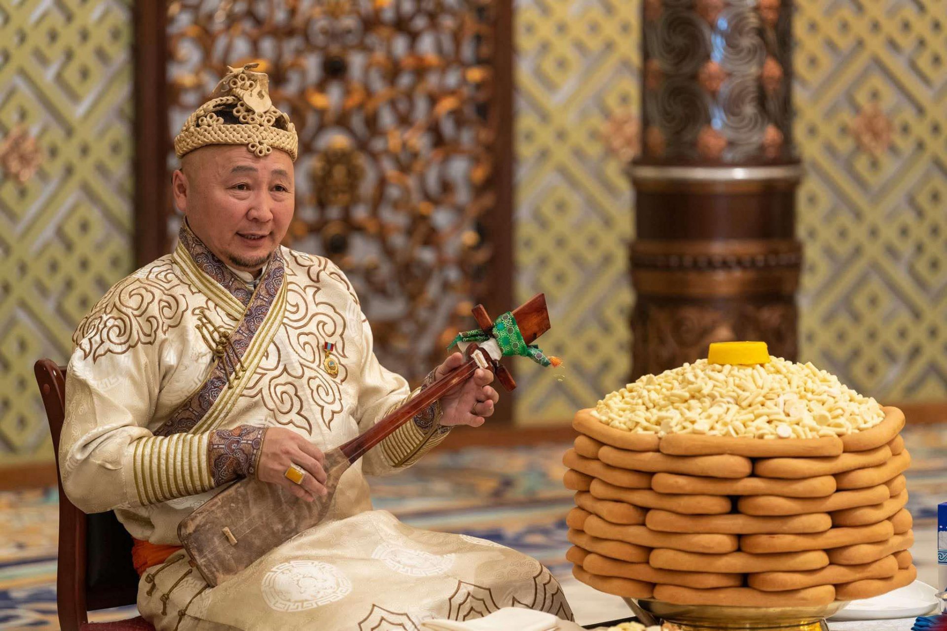 “Мөнх сайхан төрт Алтан торц” баатарлаг тууль хайллаа