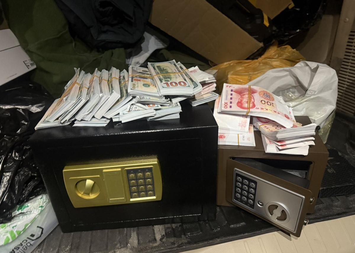 7.9 тэрбум төгрөгтэй тэнцэх хэмжээний  юань, ам.долларыг хуурамчаар хэвлэн иргэдийг залилжээ