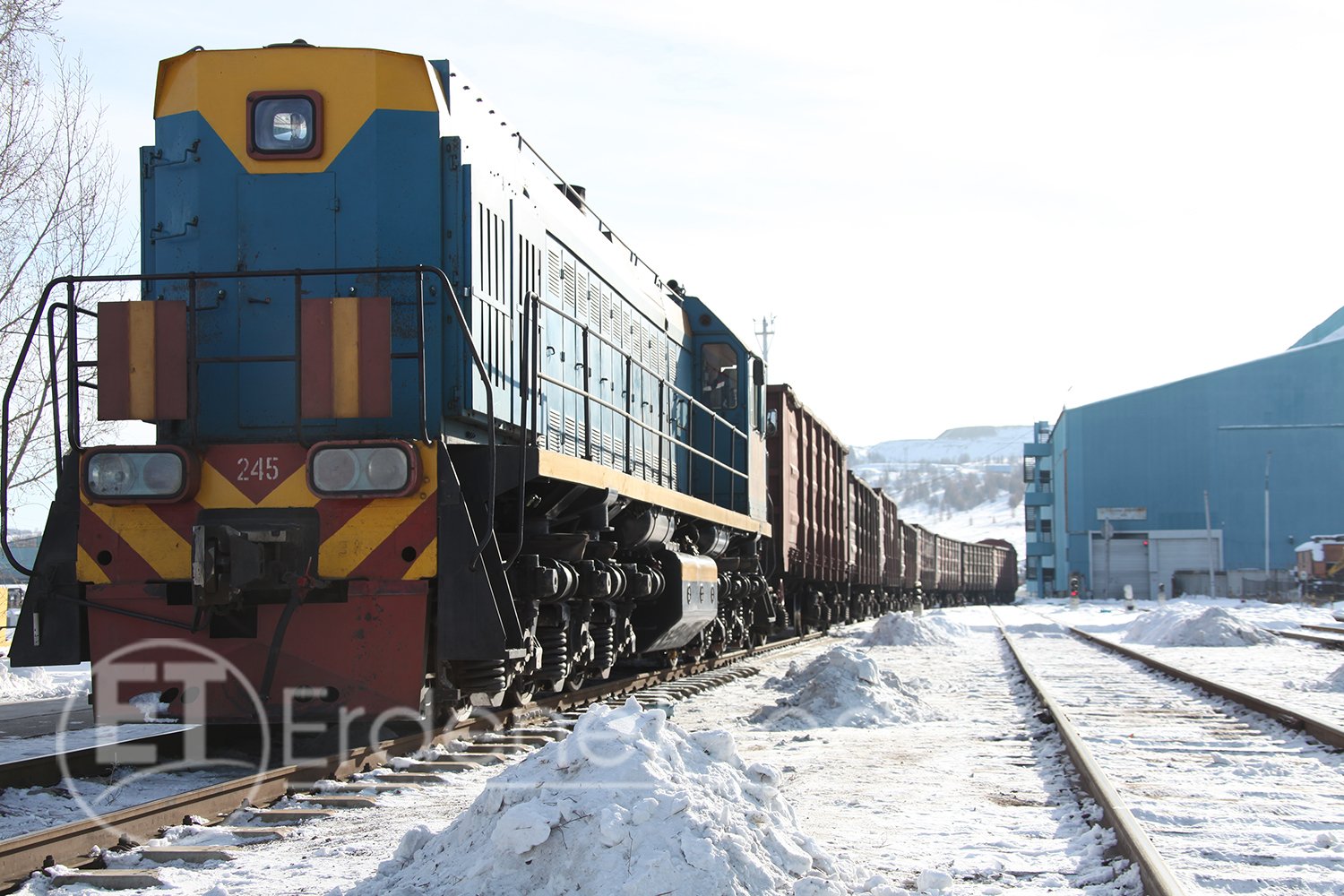 Төмөр бетон дэрийг зориулалтын техникээр суурилуулна