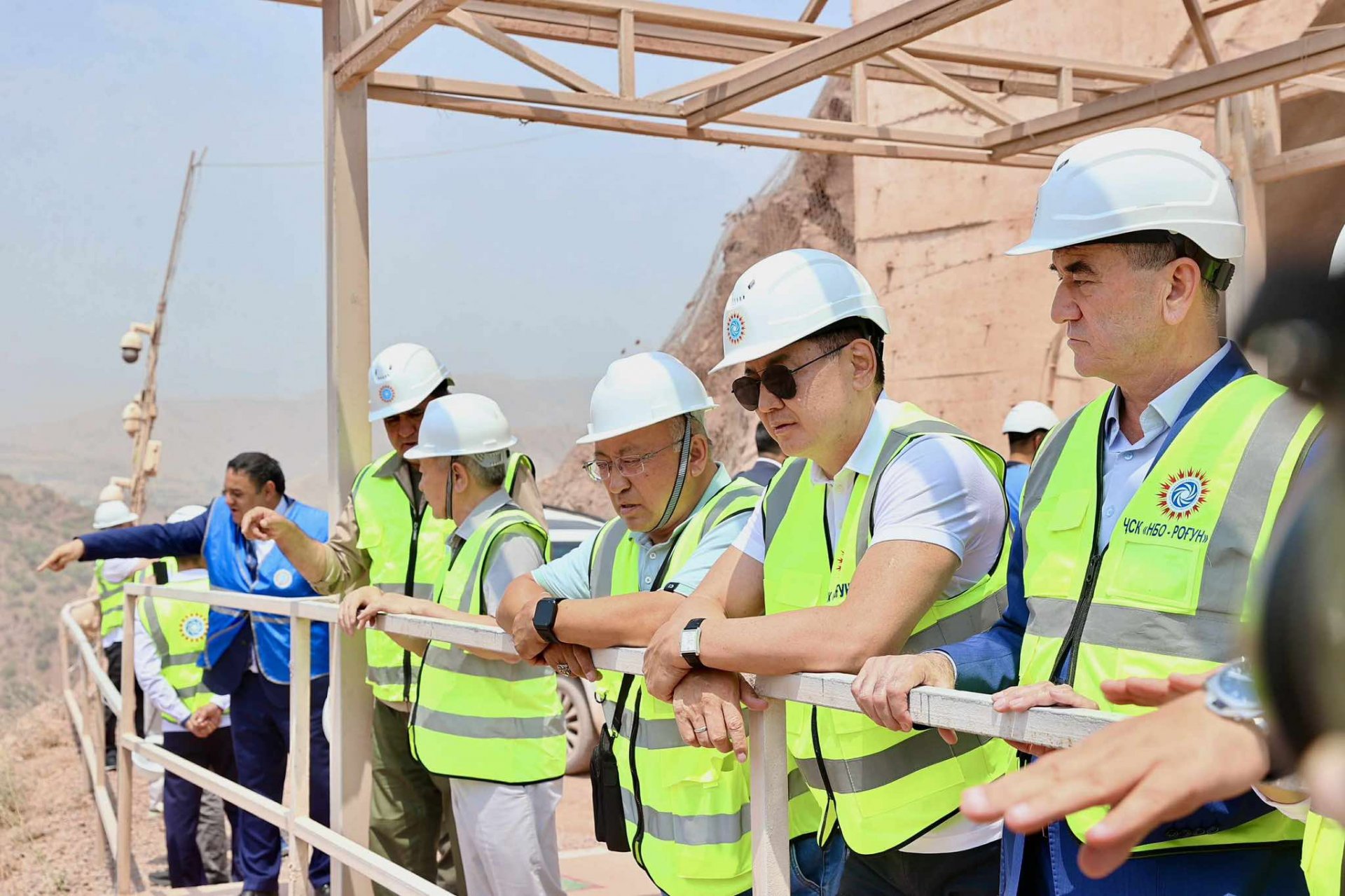 Монгол Улсын Ерөнхийлөгч У.Хүрэлсүх Рогуны усан цахилгаан станцын бүтээн байгуулалттай танилцав