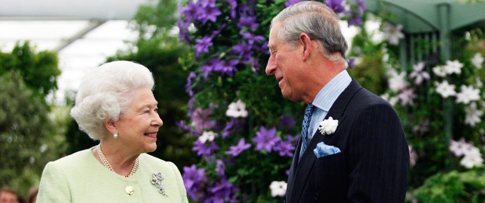 Хатан хаан Элизабет тэтгэвэртээ гарч, ханхүү Чарльз хаан ширээнд сууна