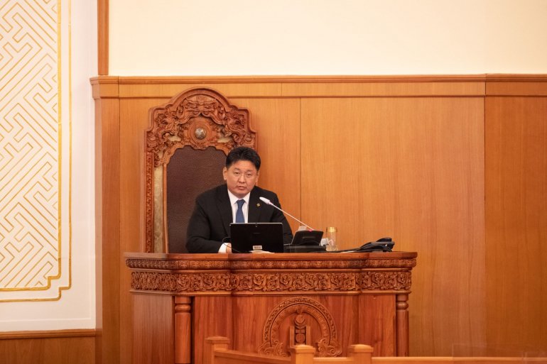 Монгол Улсын Ерөнхий сайд У.Хүрэлсүхийг өөрийнх нь хүсэлтээр огцрууллаа
