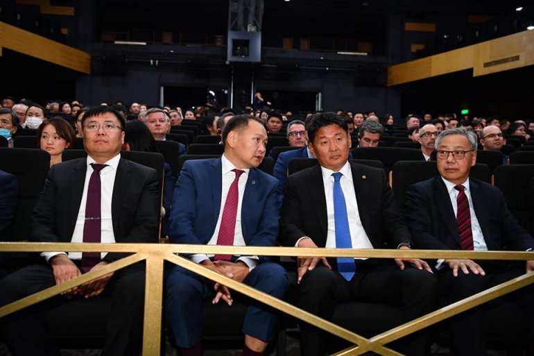 У.ХҮРЭЛСҮХ: ДЭЛХИЙН  ЗАХ ЗЭЭЛД ӨРСӨЛДӨХ ЧАДВАРТАЙ ҮНДЭСНИЙ КОМПАНИУДЫГ БИЙ БОЛГОХЫН ТӨЛӨӨ БҮХ ТАЛЫН ДЭМЖЛЭГ ҮЗҮҮЛНЭ