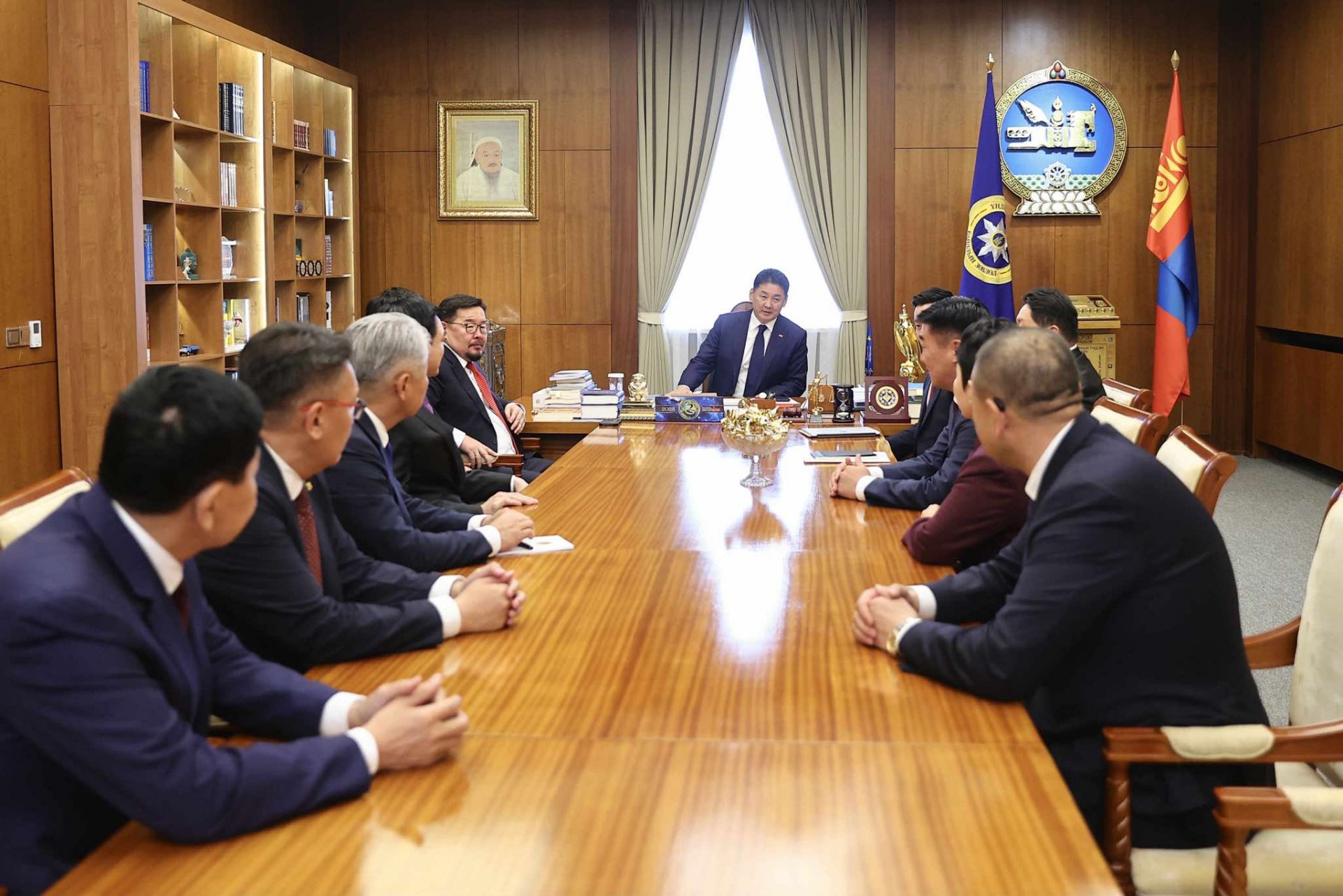 Монгол Улсын Ерөнхийлөгчид Засгийн газрын гишүүдийг танилцууллаа