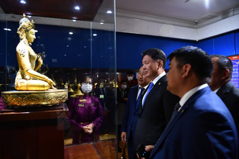 У.ХҮРЭЛСҮХ: УЛСЫН ФИЛАРМОНИ, МОРИН ХУУРЫН ЧУУЛГЫН ХӨГЖИМ ХЭРЭГСЛИЙГ ШИНЭЧЛЭХ 2 ТЭРБУМ ГАРУЙ ТӨГРӨГИЙГ ЗАСГИЙН ГАЗРААС ШИЙДНЭ