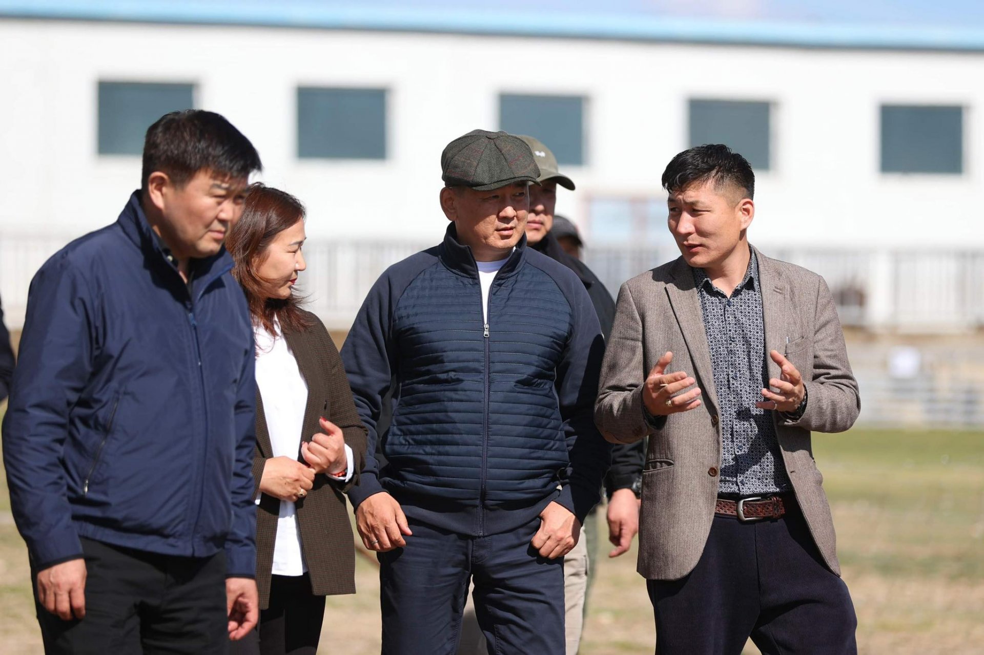 Монгол Улсын Ерөнхийлөгч У.Хүрэлсүх “Хүнсний хувьсгал”-ын хүрээнд Дархан-Уул аймагт ажиллалаа