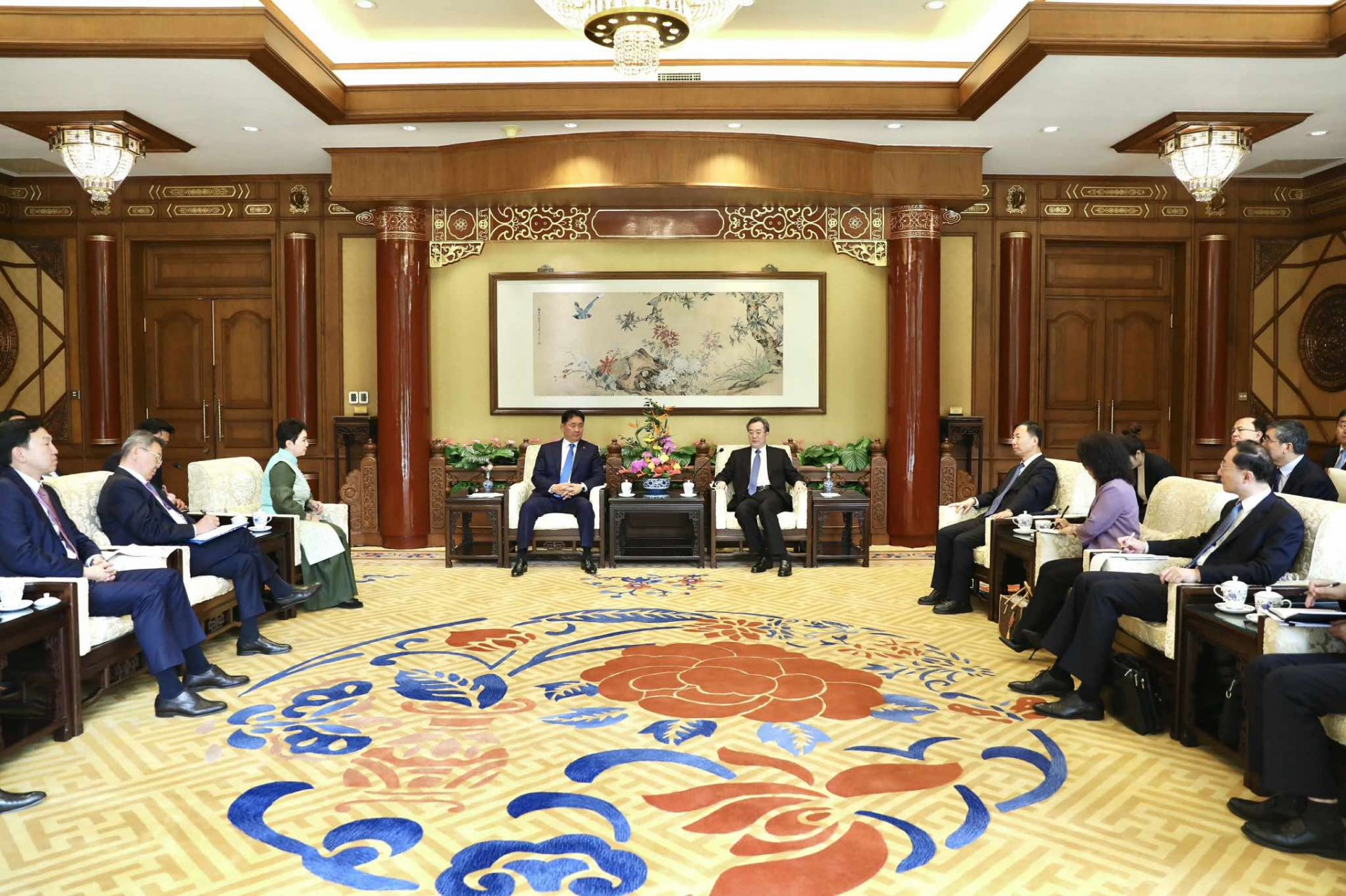 Монгол Улсын Ерөнхийлөгч У.Хүрэлсүхэд БНХАУ-ын Төрийн зөвлөлийн Ерөнхий сайдын орлогч Дин Шюэшян бараалхлаа