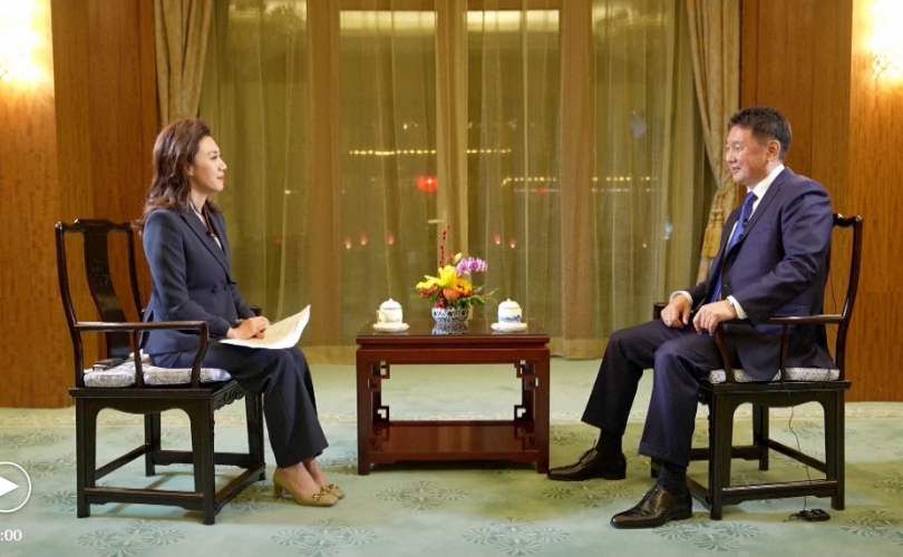 Ерөнхийлөгч У.Хүрэлсүх Хятадын төв телевизэд өгсөн ярилцлага олны хүртээл боллоо