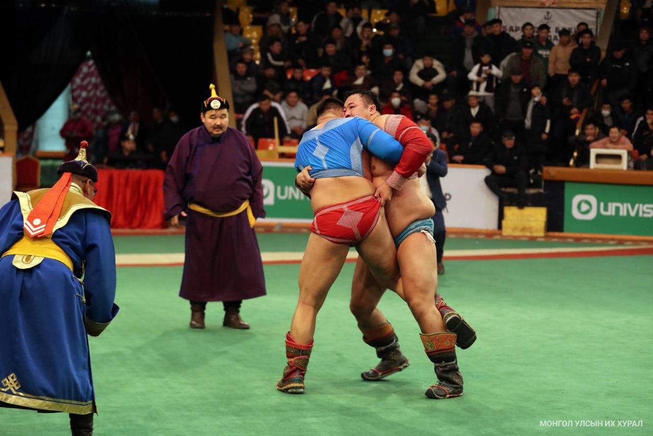 Амралтын өдрүүдэд дараалсан барилдаантай